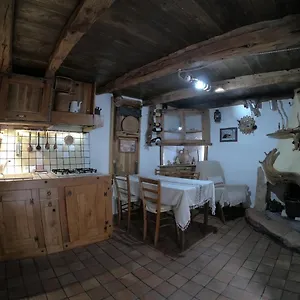Sa Domu 'eccia Urzulei